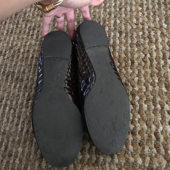 Tory Burch Reva crocs embossed patent leather flat - Picture 11 of 15